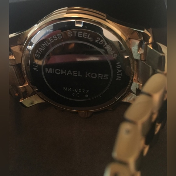 Michael Kors gold oversized runway watch - Picture 3 of 5